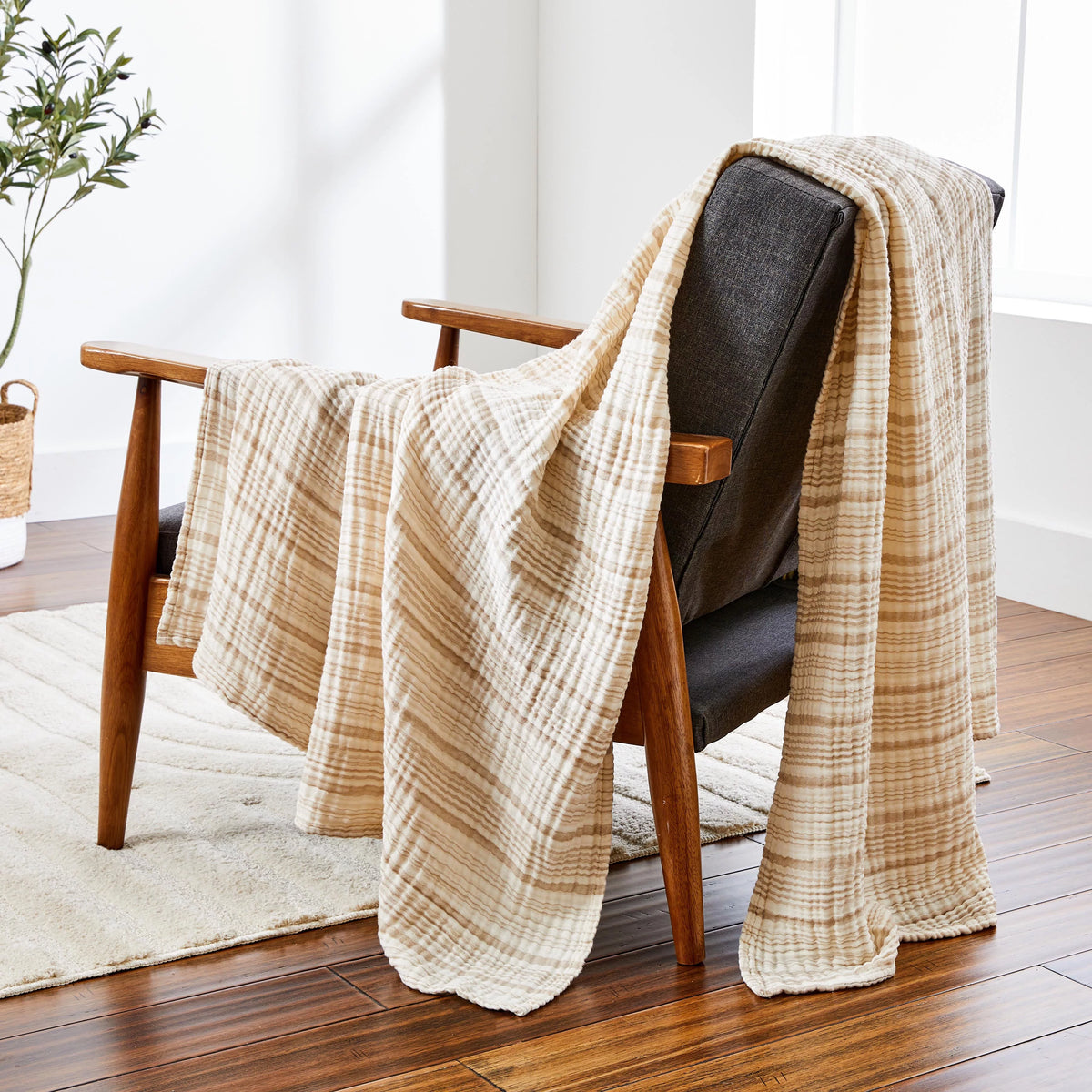 Striped Gauze Throw 50 x 72 H528