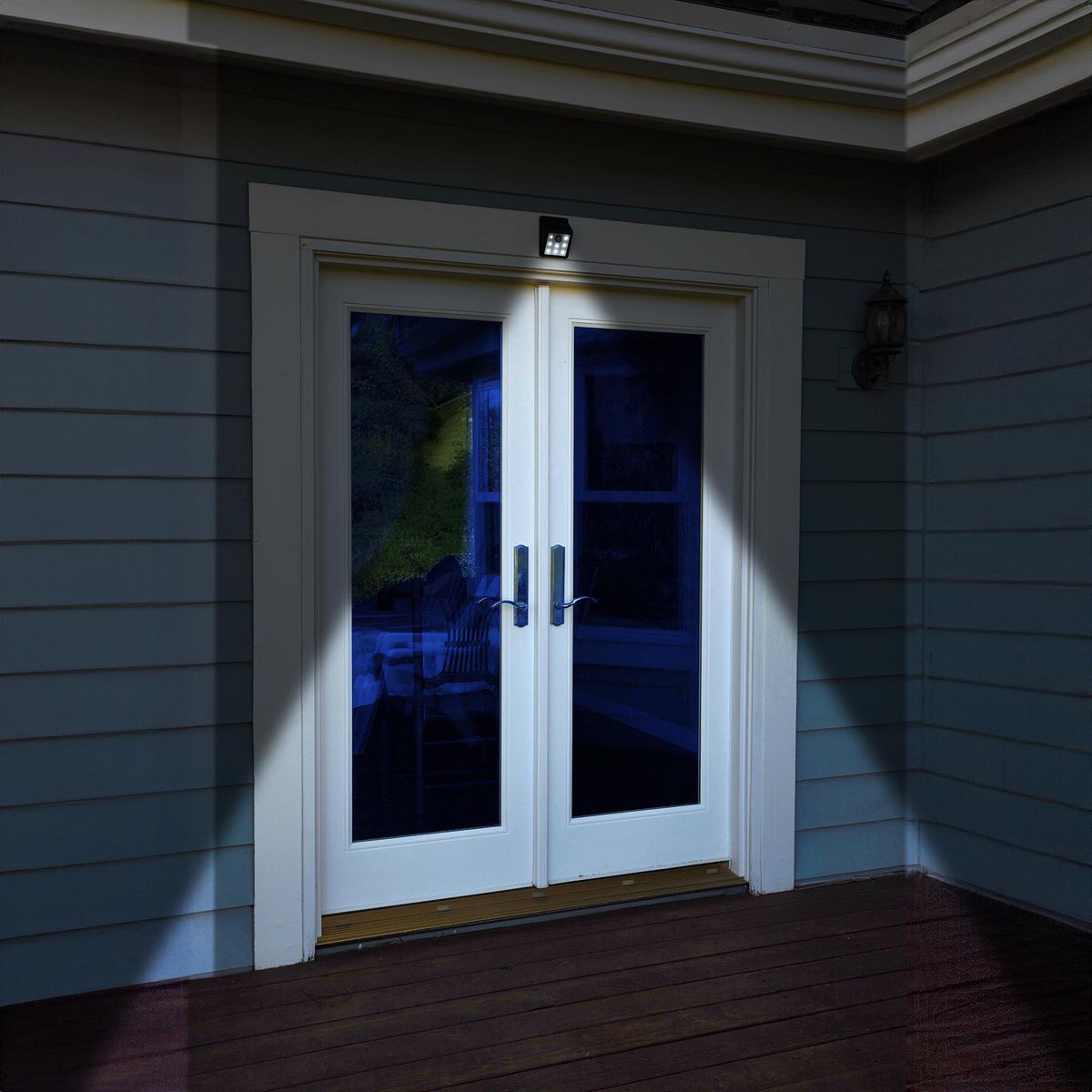 115 Lumen Wall-Mount Solar Security Light, Black M530558